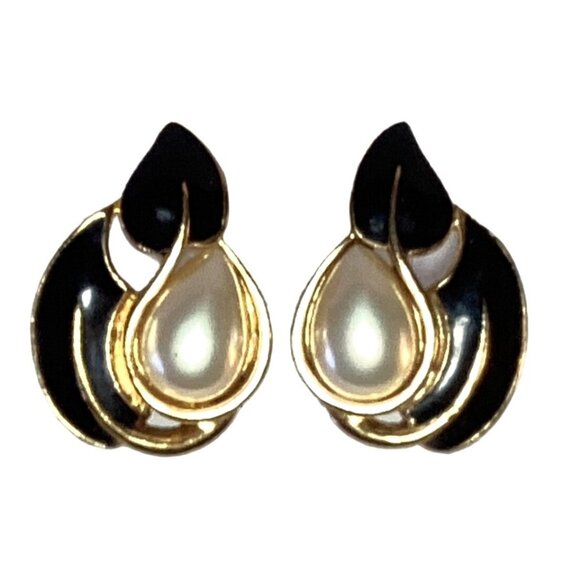 Trifari TM Gold Tone Clip On Earrings with Black Enamel Leaves Faux Pearl Vtg - Picture 1 of 5